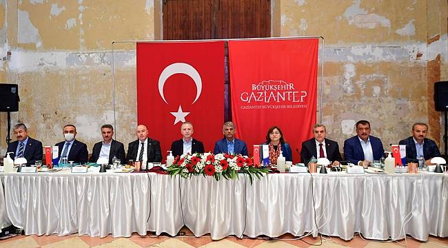 BAŞKAN GÜRKAN GAZİANTEP’TE GERÇEKLEŞTİRİLEN FIRAT HAVZASI DEĞERLENDİRME TOPLANTISINA KATILDI