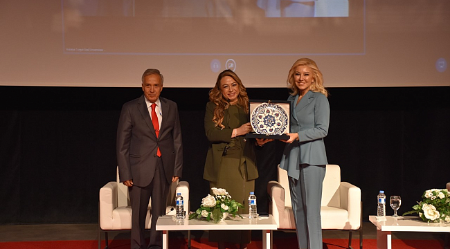 MTÜ’den Dünden Bugüne Türkiye Konulu Söyleşi ve İmza Günü