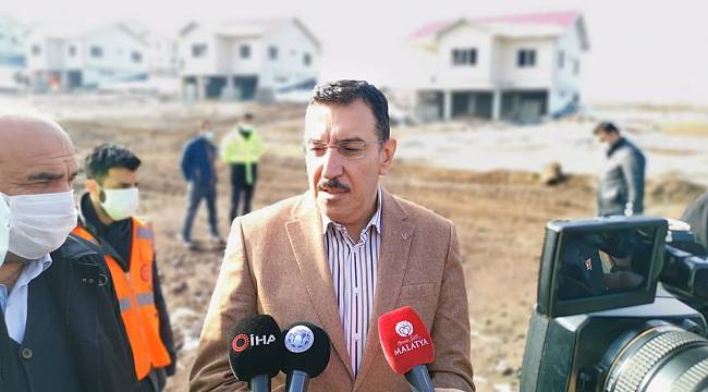 24 Ocak 2020'de meydana gelen depremin ikinci yıldönümünde açıklama yapan Milletvekili Bülent Tüfenkci, 'Yaraları birlikte sardık, Devlet millet omuza omuza büyük işler başardık' dedi.