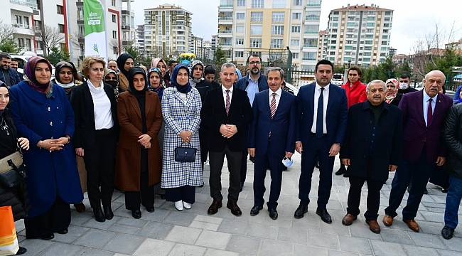 ‘YÖRESEL ÜRÜN SATIŞ VE KAFE’ YEŞİLYURT BELEDİYESİ SEMT PAZARINDA HİZMETE GİRDİ