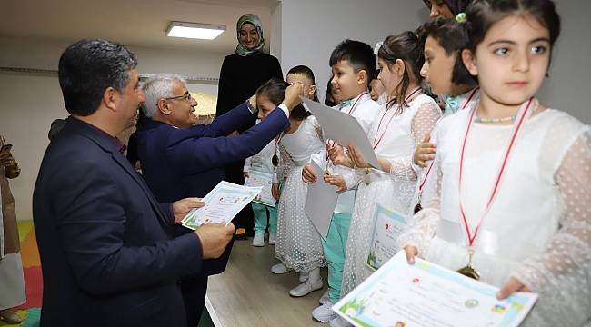 BATTALGAZİ BELEDİYE BAŞKANI OSMAN GÜDER, 4-6 YAŞ MİNİK ÖĞRENCİLERİN KUR’AN GEÇİŞ TÖRENİNE KATILDI.