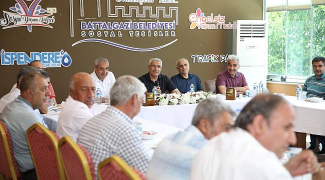 BAŞKAN GÜDER’DEN ÖRNEK BABALAR GÜNÜ BULUŞMASI