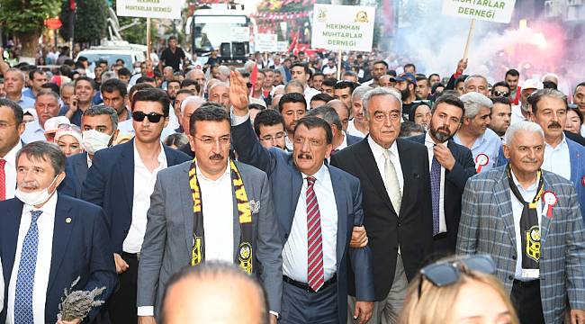 25’inci Uluslararası Kültür Sanat Etkinlikleri ve Kayısı Festivali Kortej Yürüyüşü Yapıldı