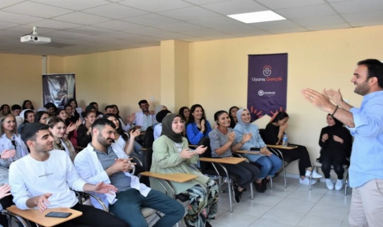 Diyarbakır’da öğrencilere motivasyon semineri