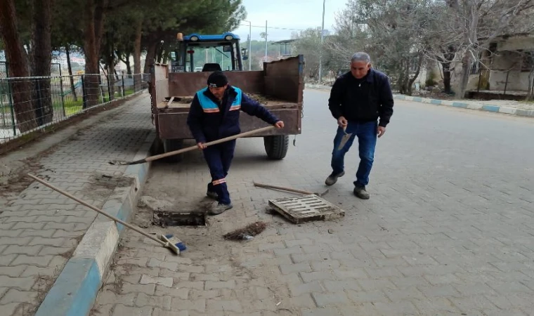 Manisa’da yağmur suyu ızgaraları temizleniyor