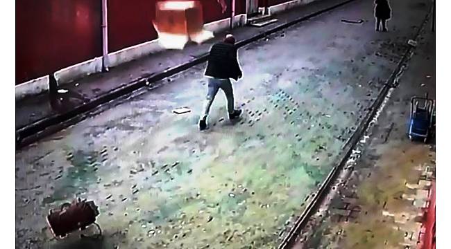 Balkondan düşen fırın az daha öldürüyordu
