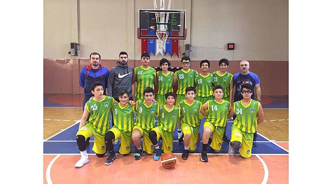 Başak Kolejii&#39;nin yıldız erkekleri şampiyonluğa bir adım daha yaklaştı