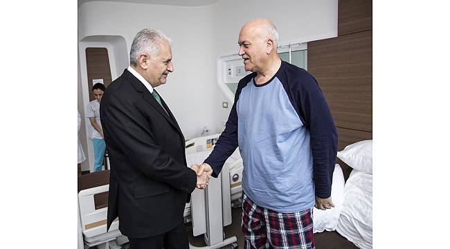 Başbakan Yıldırım&#39;dan hastane ziyareti