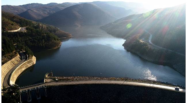 Bursa&#39;da yağmur yağmasa da 4 aylık su var