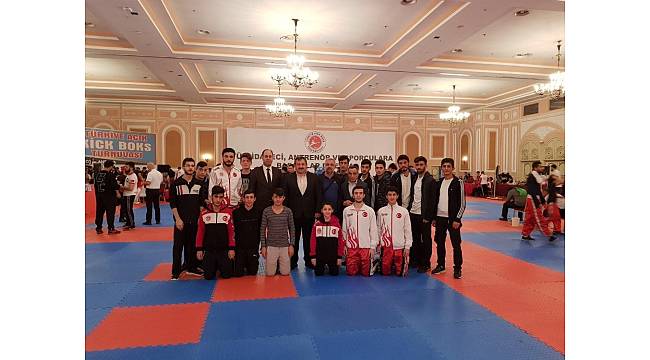 Büyükşehir kickboksta 4 altın, 1 gümüş ve 3 bronz kazandı