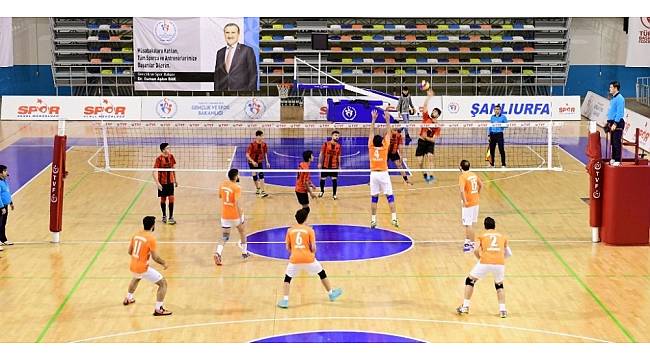 Büyükşehir, voleybolda namağlup şampiyon