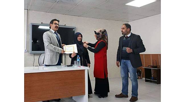 Çelikhan&#39;da başarılı öğrenciler altınla ödüllendirildi