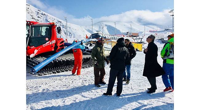 Dev organizasyon için pist yapıyorlar