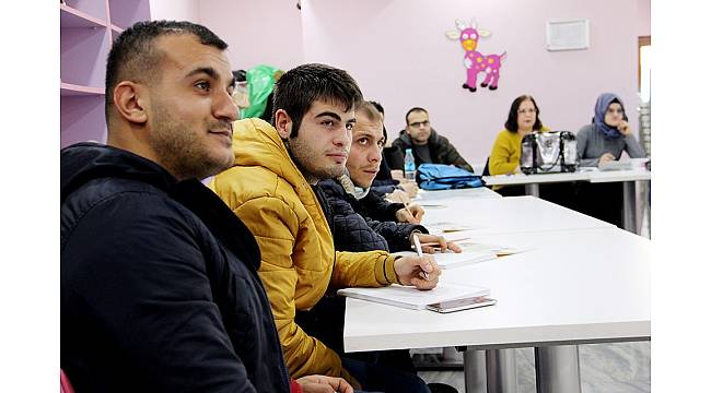 Engelli adaylar sınava hazırlanıyor