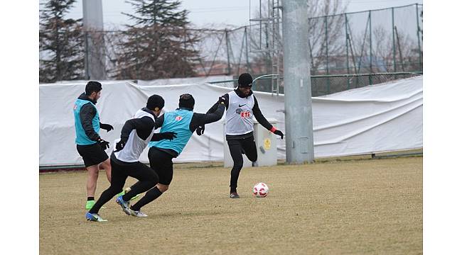Eskişehirspor, Elazığspor&#39;a hazırlanıyor