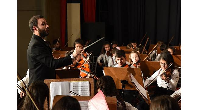 İki Elin Sesi Var Çocuk Senfoni Orkestrası&#39;ndan yeni yıl konseri