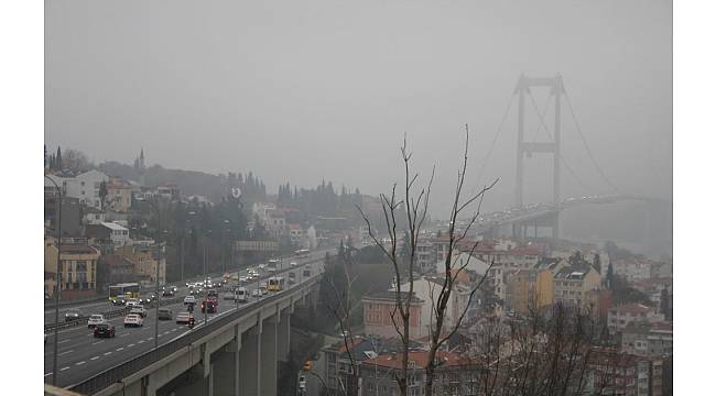İstanbul'da etkili olan sis kartpostallık görüntüler oluşturdu