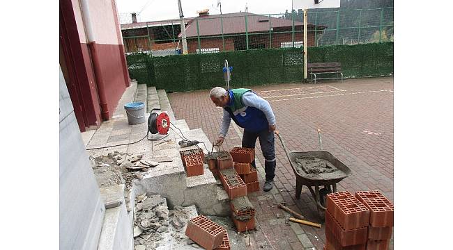 İzmit Belediyesinin eğitme desteği sürüyor