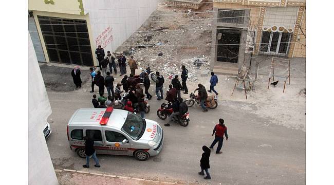 Kilis'te polis evi ve valilik konağı yakınına 2 roket düştü