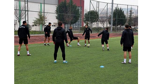 Lider Aliağaspor sahasında Bornova&#39;yı konuk edecek