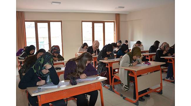 Malatya&#39;da bursluluk sınavına yoğun ilgi