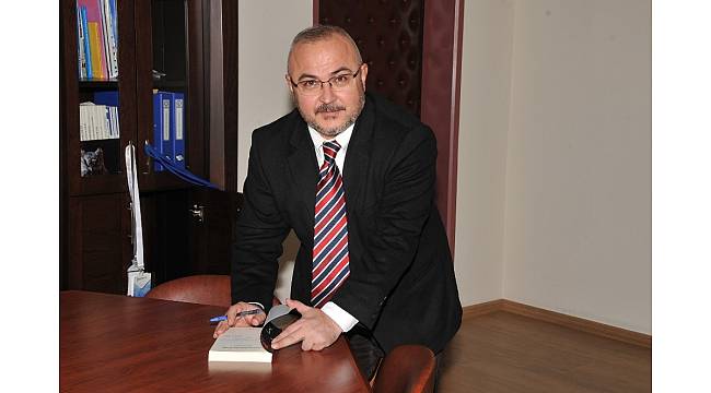 Prof. Dr. Kabadayı&#39;nın iki çeviri kitabı okuyucuyla buluştu