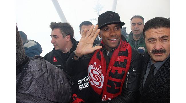 Robinho&#39;ya Sivas&#39;ta coşkulu karşılama