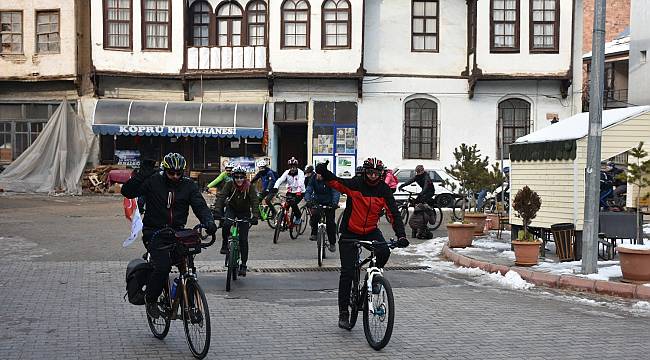 Sarıkamış şehitleri anısına bisiklet turu düzenlendi