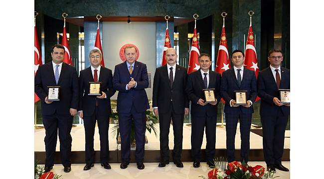 Sur ve Kayapınar kaymakamlarına ödül