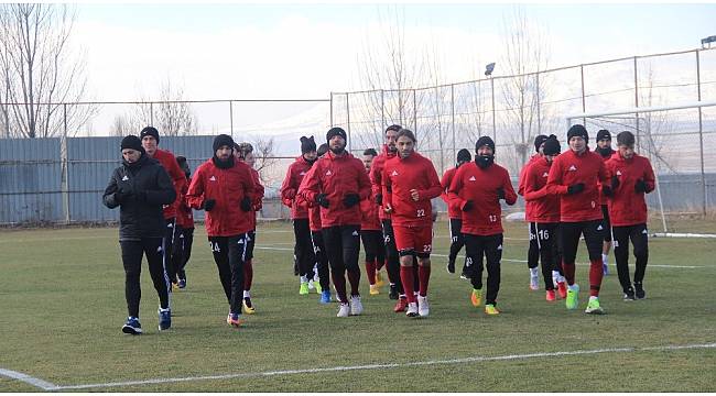 Teknik Direktör Kalpar: &quot;İnşallah iyi bir sonuçla döneriz&quot;