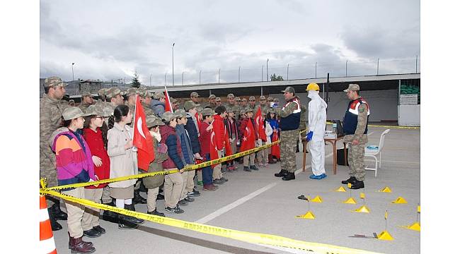 Tokat&#39;ta &#39;Dersimiz jandarma&#39; etkinliği