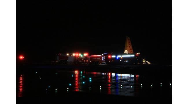 Trabzon'da yolcu uçağı pistten çıktı