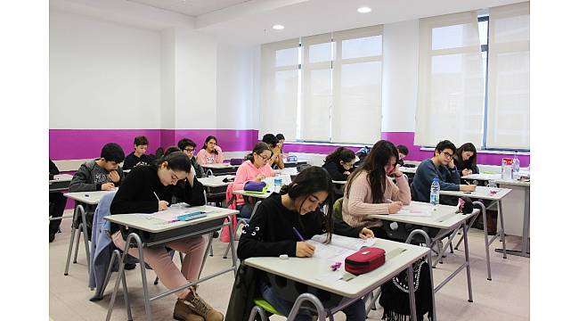 Türkiye&#39;nin her yerinden 151 bin öğrenciye burs imkanı