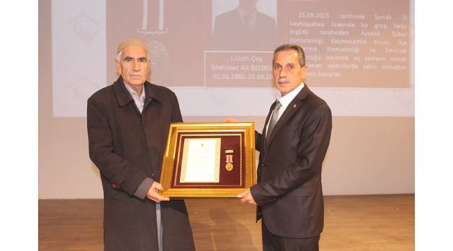 Vali Kalkancı gözyaşlarını tutamadı