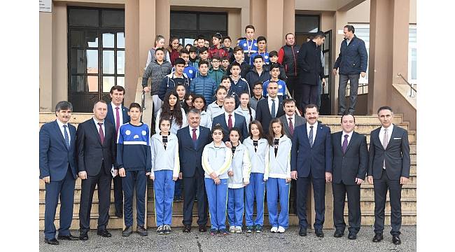 Vali Yazıcı Karesi Belediyesi'ni örnek gösterdi