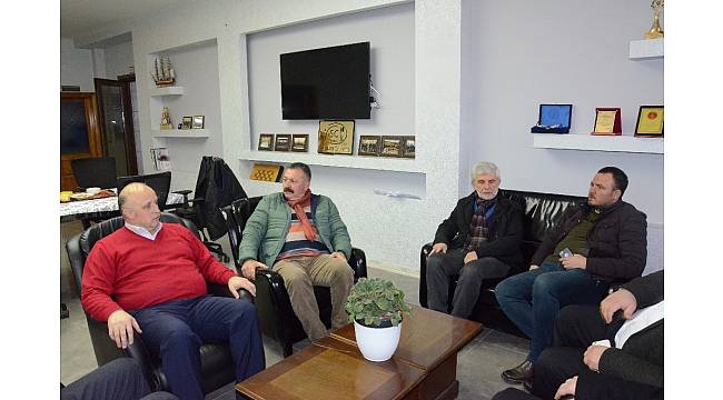 AK Parti&#39;de ziyaretler sürüyor