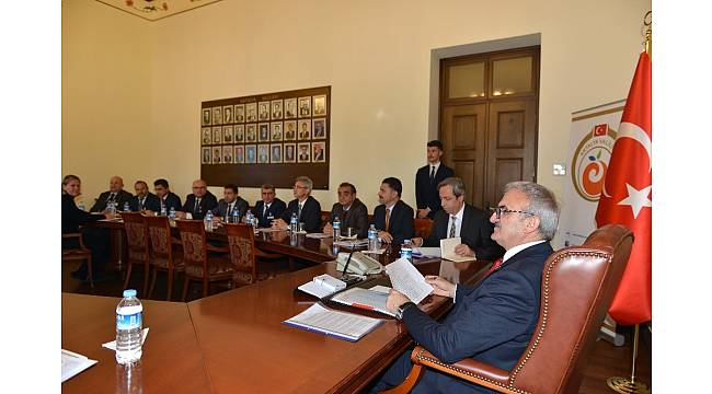 Antalya Valiliğinde okuma yazma seferberlik toplantısı