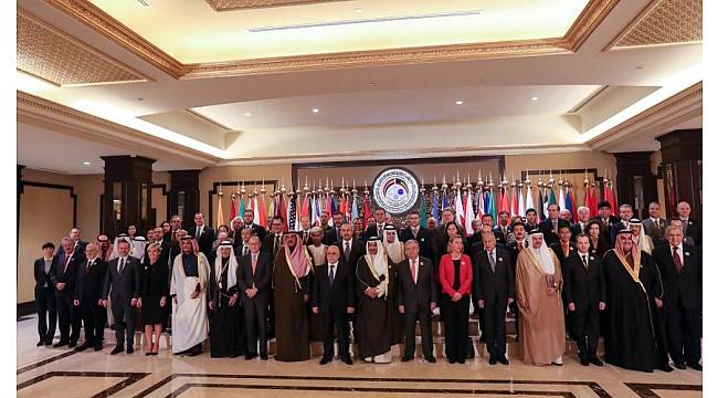 Bakan Çavuşoğlu, Irak&#39;ın Yeniden İmarı Uluslararası Konferansı&#39;nda