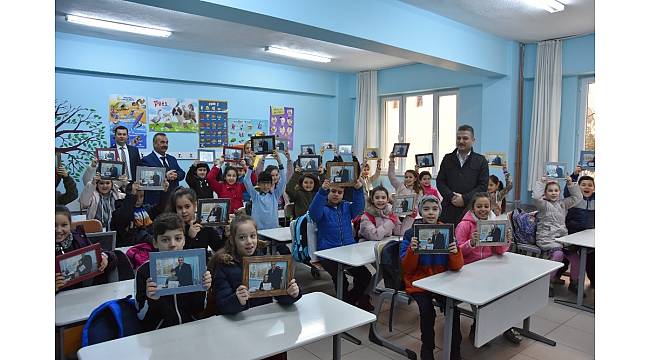 Başkan Karaçoban&#39;dan öğrencilere anlamlı hediye