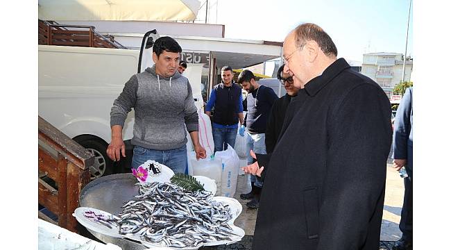 Başkan Özakcan balıkçı esnafıyla bir araya geldi