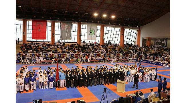 Bin 400 kareteci Kocaeli&#39;de tatamiye çıktı