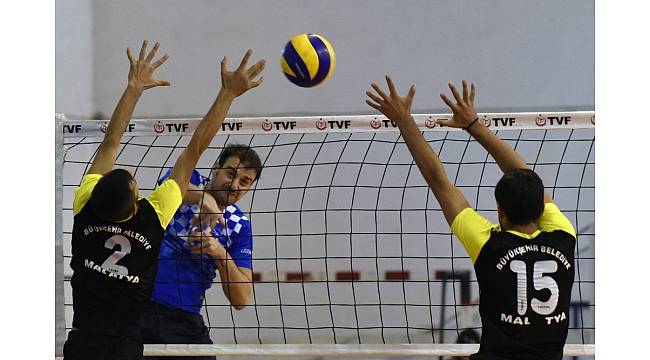 Büyükşehir voleybol takımında Giresun galibiyetinin sevinci sürüyor