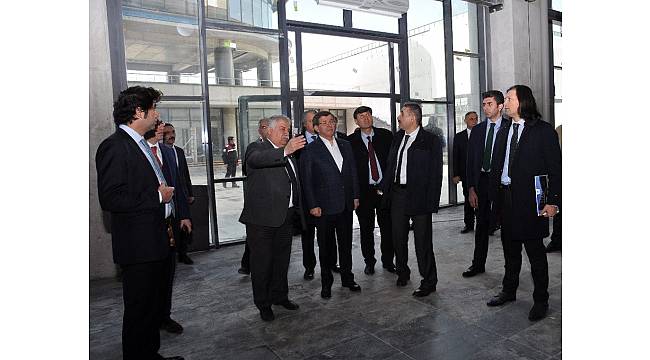 Davutoğlu&#39;ndan Necmettin Erbakan Üniversitesine ziyaret