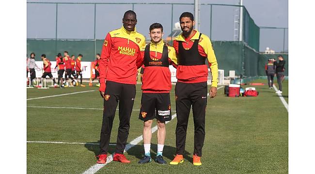 Demba Ba, Göztepe&#39;de ilk idmanına çıktı