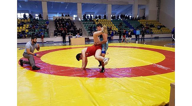 Edremit&#39;te minder güreşi heyecanı