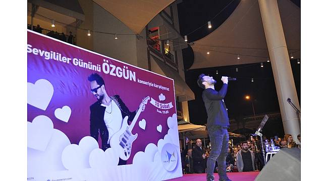 Forum Mersin&#39;de romantizm rüzgarları esti