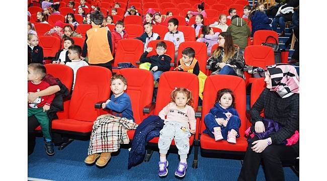 Kırmızı Başlıklı Kız çocukların beğenisini kazandı