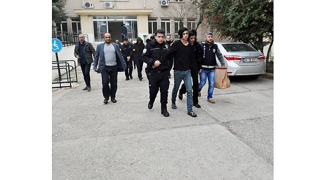 Kuyumcuyu gasp eden çete üyeleri Suriye'ye kaçmak isterken yakalandı