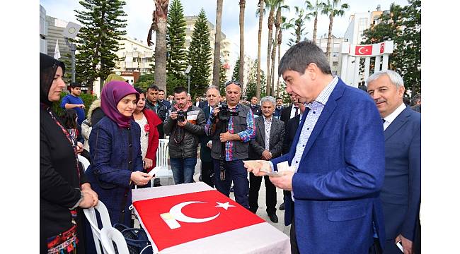 Menderes Türel'den Mehmetçiğe destek