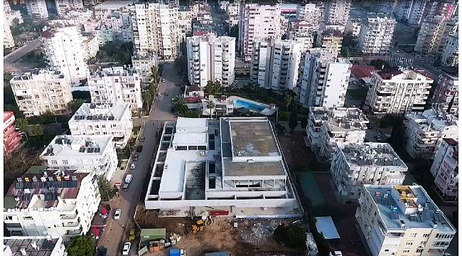 Muratpaşa Gösteri Merkezi inşaatı devam ediyor